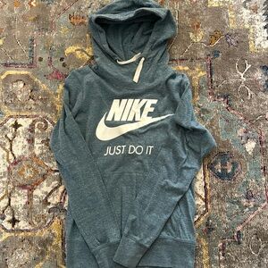 Nike pullover hoodie